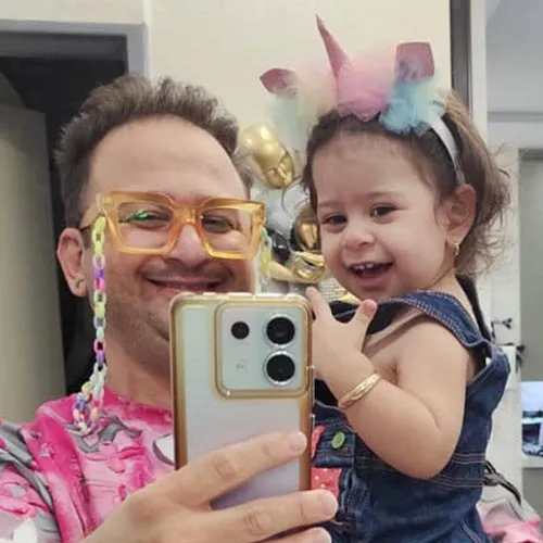 نصاب کاغذ دیواری تهران – نصب حرفه‌ای و تمیز در تمام مناطق