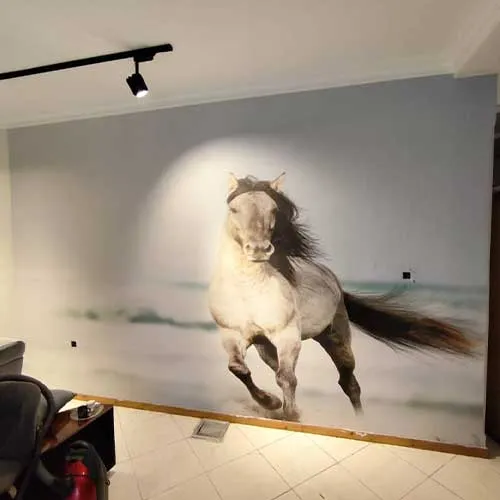 نصب کاغذ دیواری پشت چسب دار