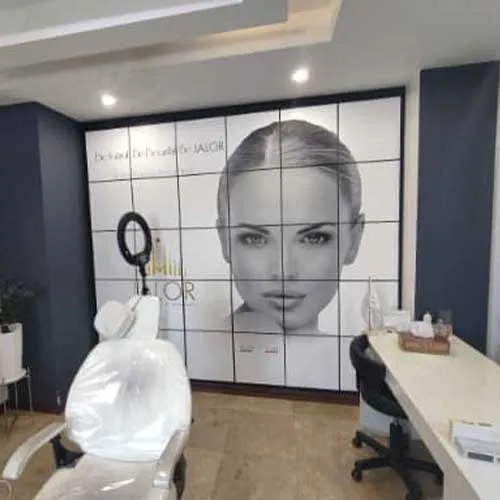 نصب کاغذ دیواری در مطب