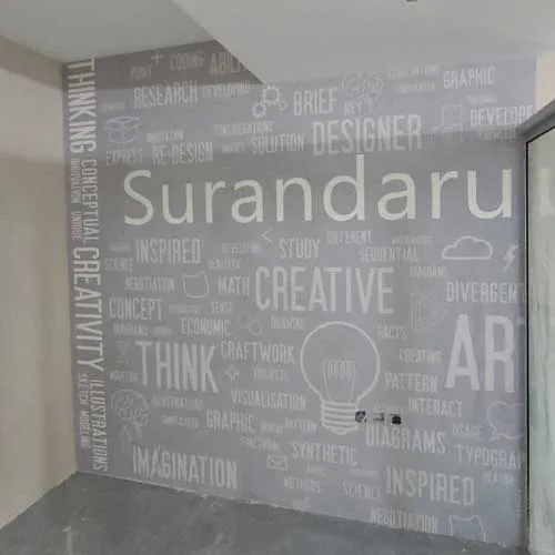 نصب کاغذ دیواری طوسی روشن