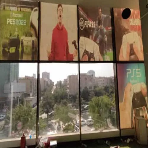 نصب کاغذ دیواری دور پنجره